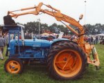 Fordson Major met Atlas 402 opbouw kraan