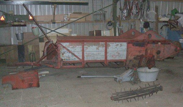 Massey Ferguson 712 manure spreader
