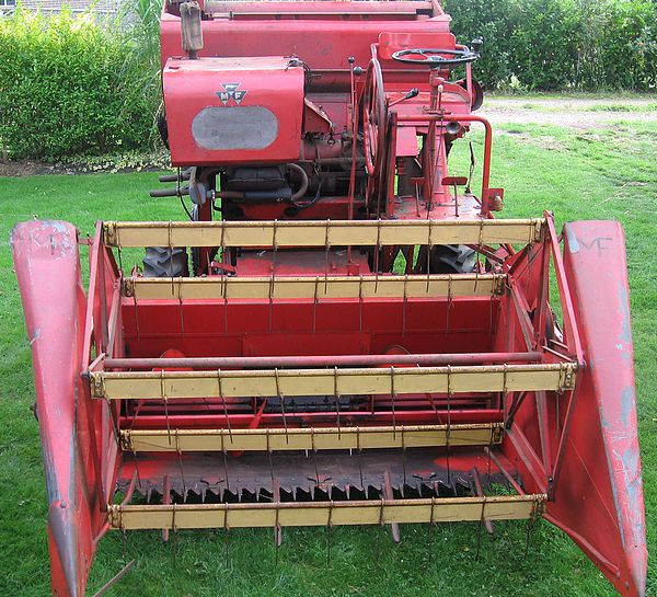 Massey Ferguson 30 combine
