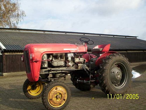 Massey Ferguson 821