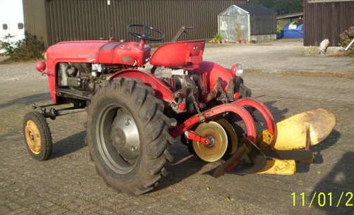 Massey Ferguson 821