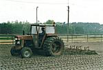 Land bewerken een Massey Ferguson 165