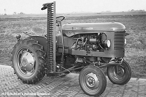 Schukken maaibalk aan een massey ferguson 820