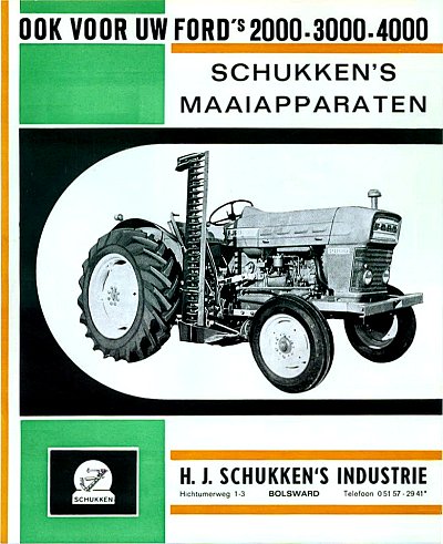 Een Schukken maaibalk aan een Ford tractor
