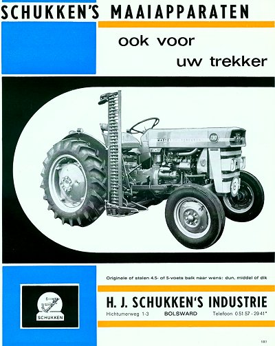Een schukken maaibalk aan een Massey Ferguson 130 tractor